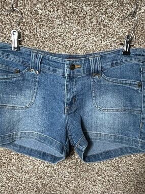 Mid-Rise Blue Denim Women's Jean Shorts